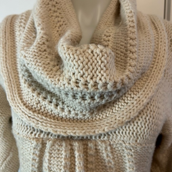 Dex women’s sz small cowl neck beige sweater - Picture 2 of 5